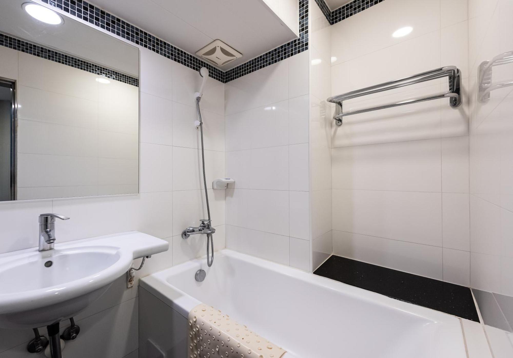 Hub Hotel - Zhongshan Branch Тайбей Екстер'єр фото
